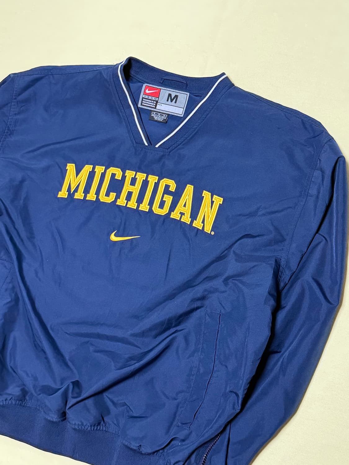 나이키 미시건 스펠아웃 브이넥 웜업 풀오버 90s 상품이미지3
