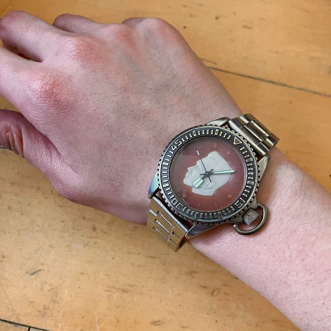 Jean paul gaultier 장폴고티에 레드 페이스 메탈 쿼츠 시계 상품이미지3