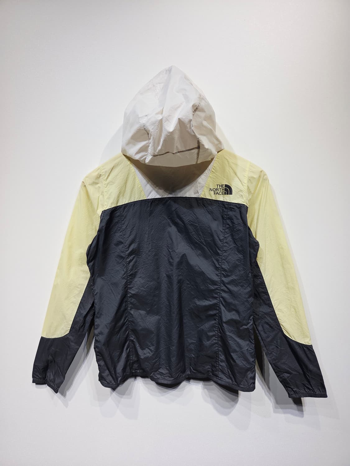 노스페이스 초경량 바람막이 옐로우/그레이_80(S) 상품이미지5