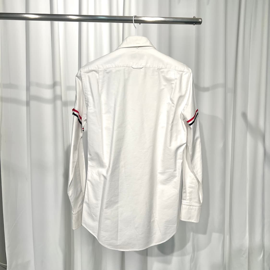 [정품] 톰브라운 암밴드 셔츠 2사이즈 상품이미지2