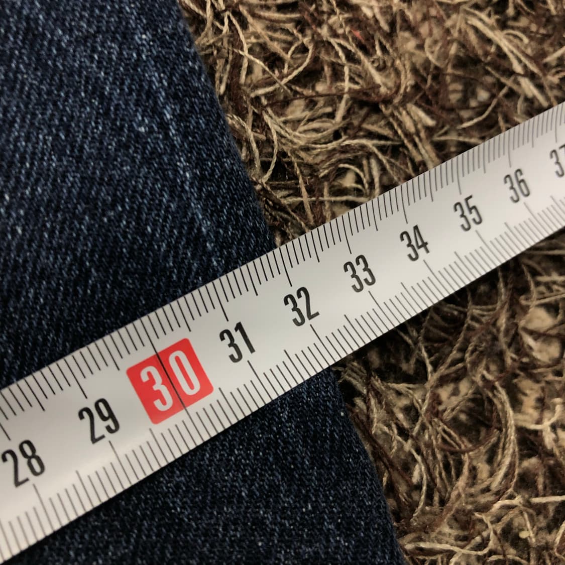 38 트루릴리전 워싱 패치 디테일 데님 팬츠 상품이미지8