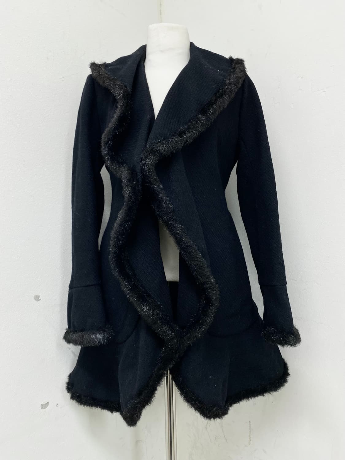 [LA DONNA SOFFICE] Gothic Fur Trimming F 상품이미지2