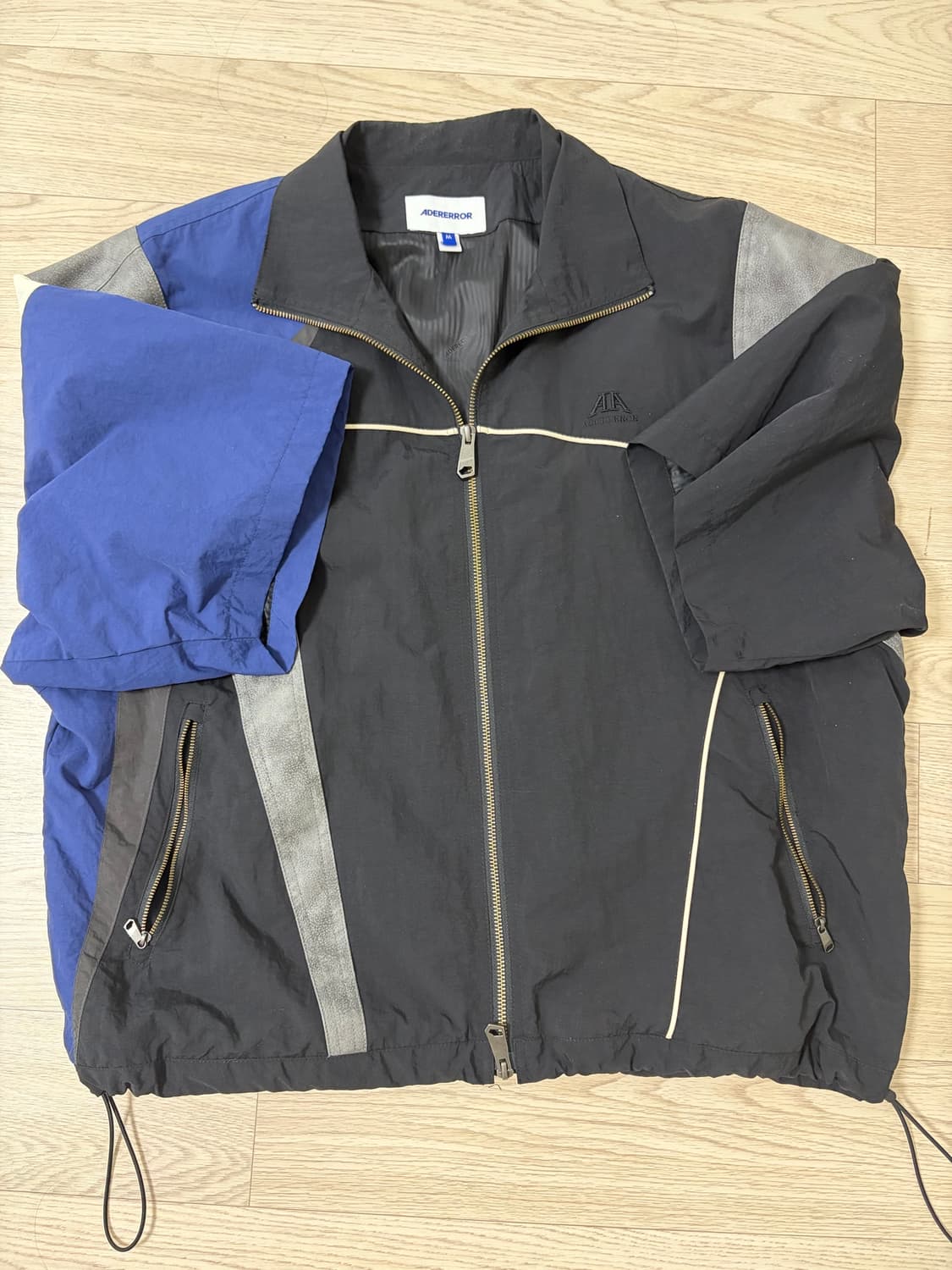아더에러 milos jacket L사이즈 판매합니다 상품이미지3