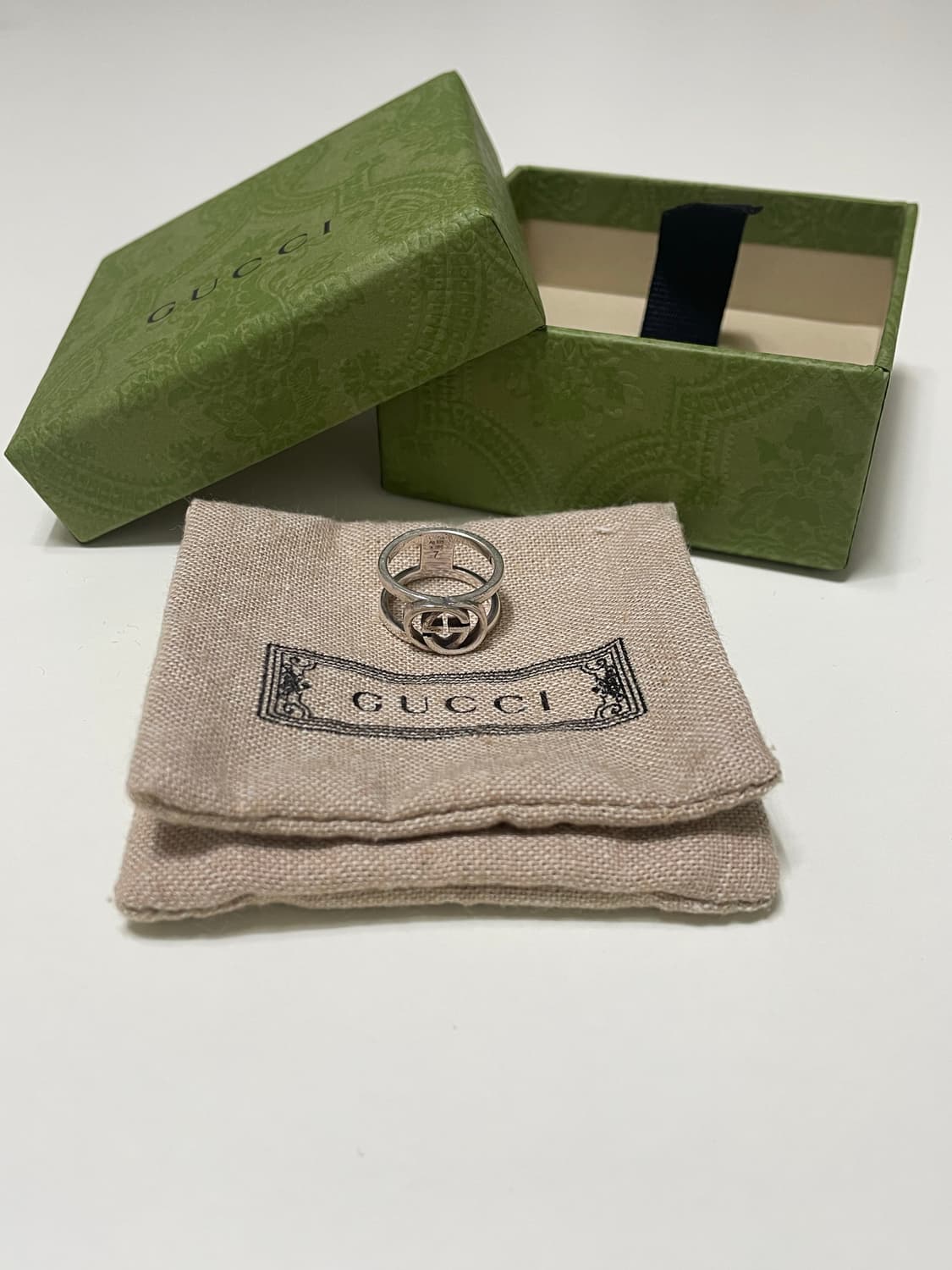 구찌 인터로킹 G 와이드 오픈 밴드 실버 링 반지 상품이미지2