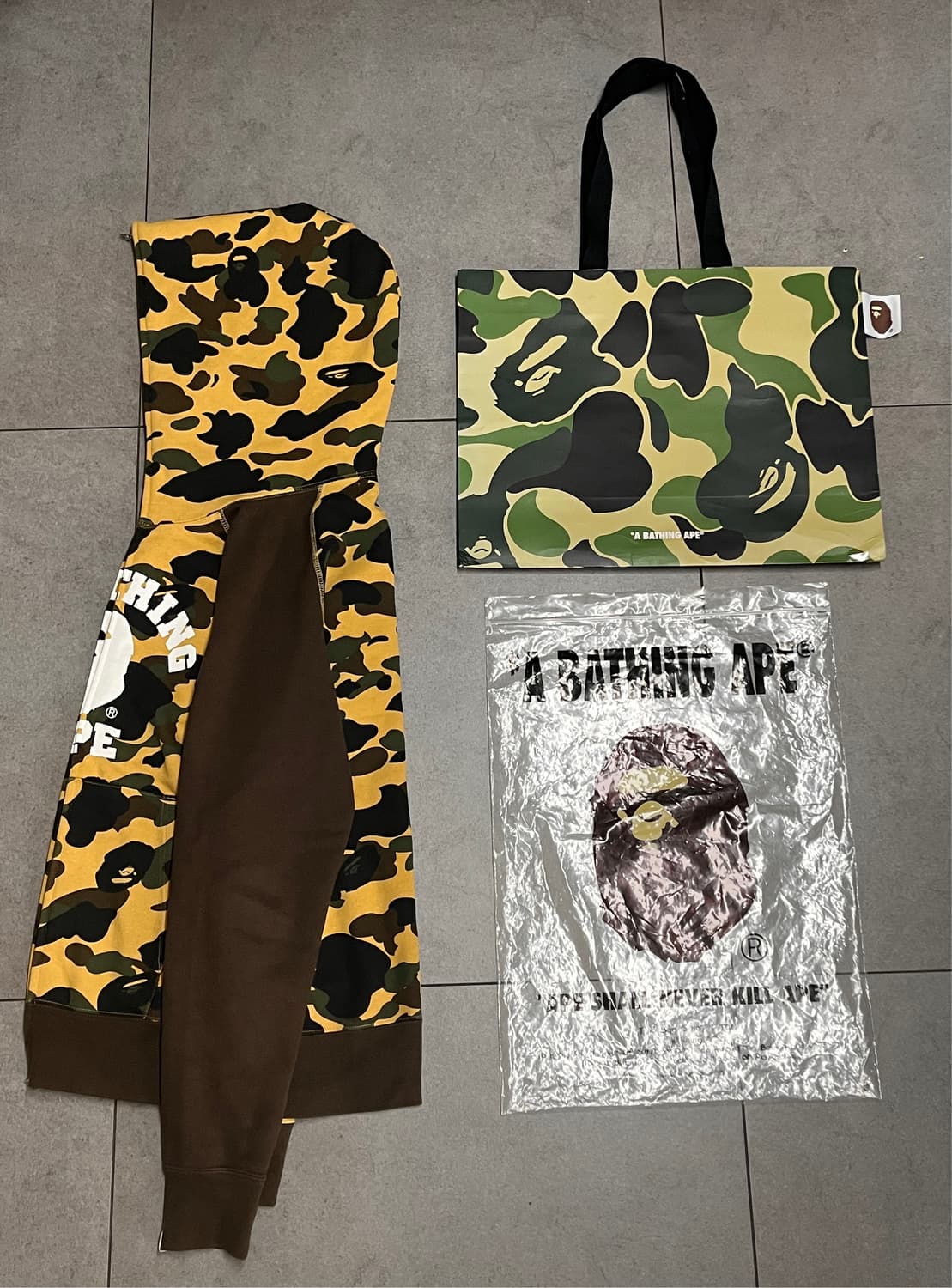 새상품급) 뉴진스 하니 컬리지 황계 베이프 샤크 후드집업 상품이미지4