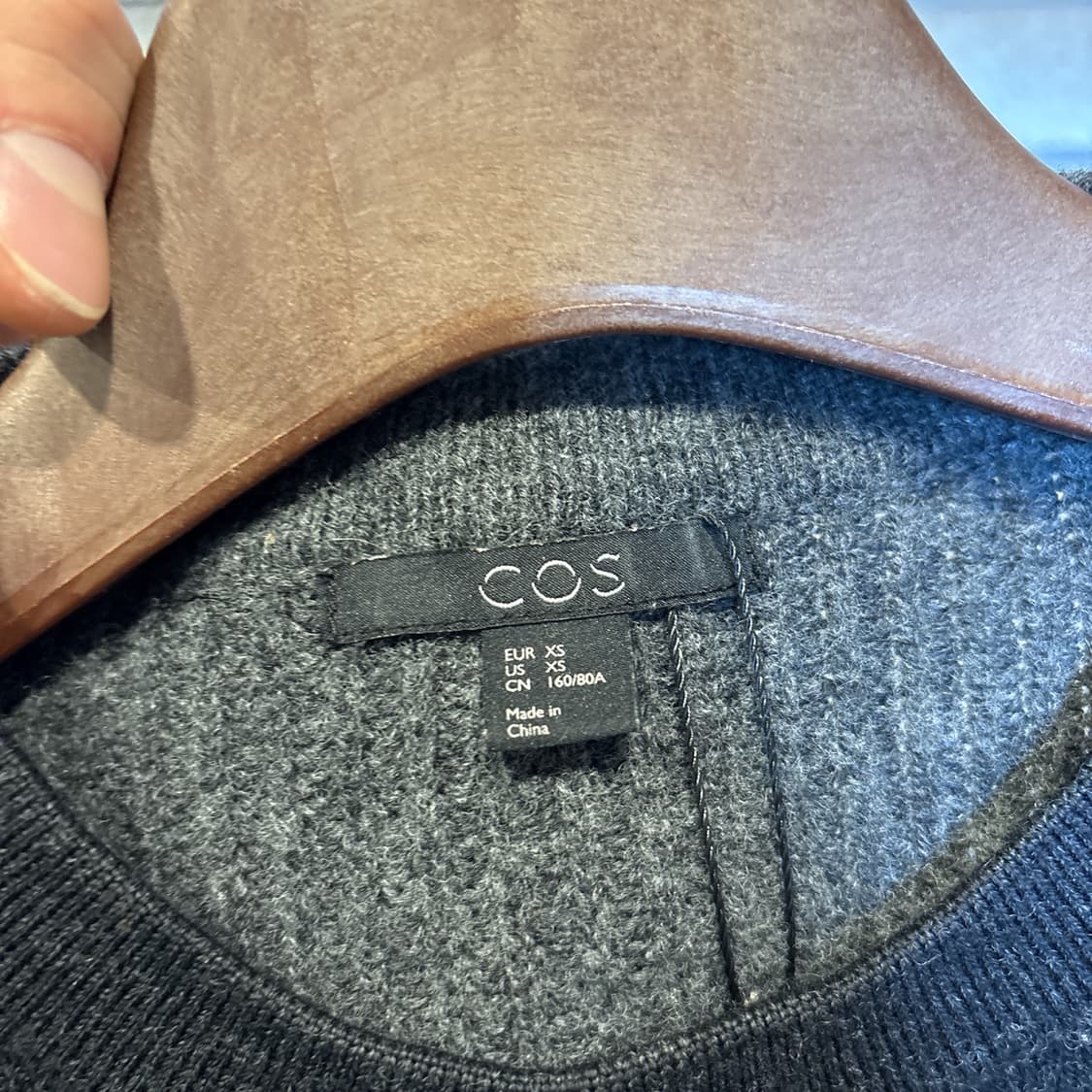 코스 더블 페이스 울 니트 세미크롭 디테일 블랙/차콜 상품이미지6