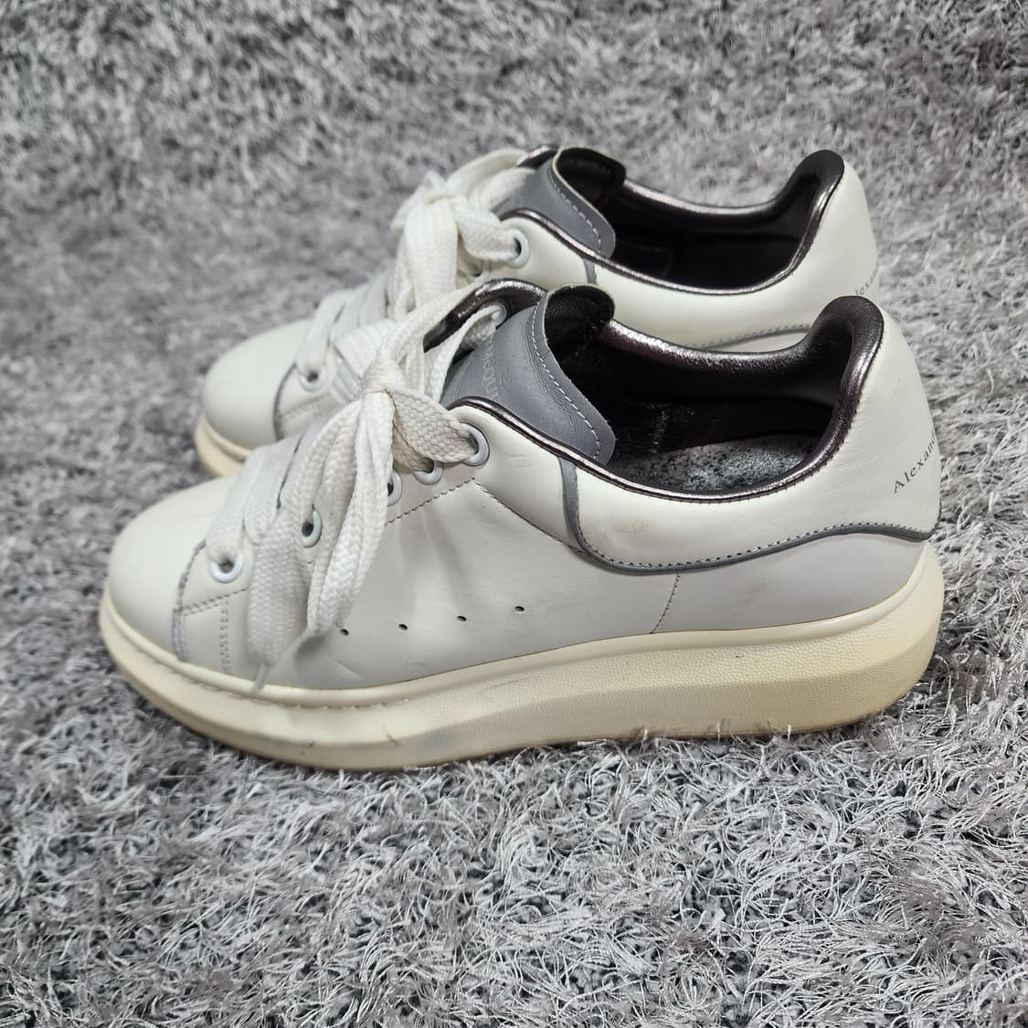 알렉산드맥퀸 스니커즈 38 상품이미지4