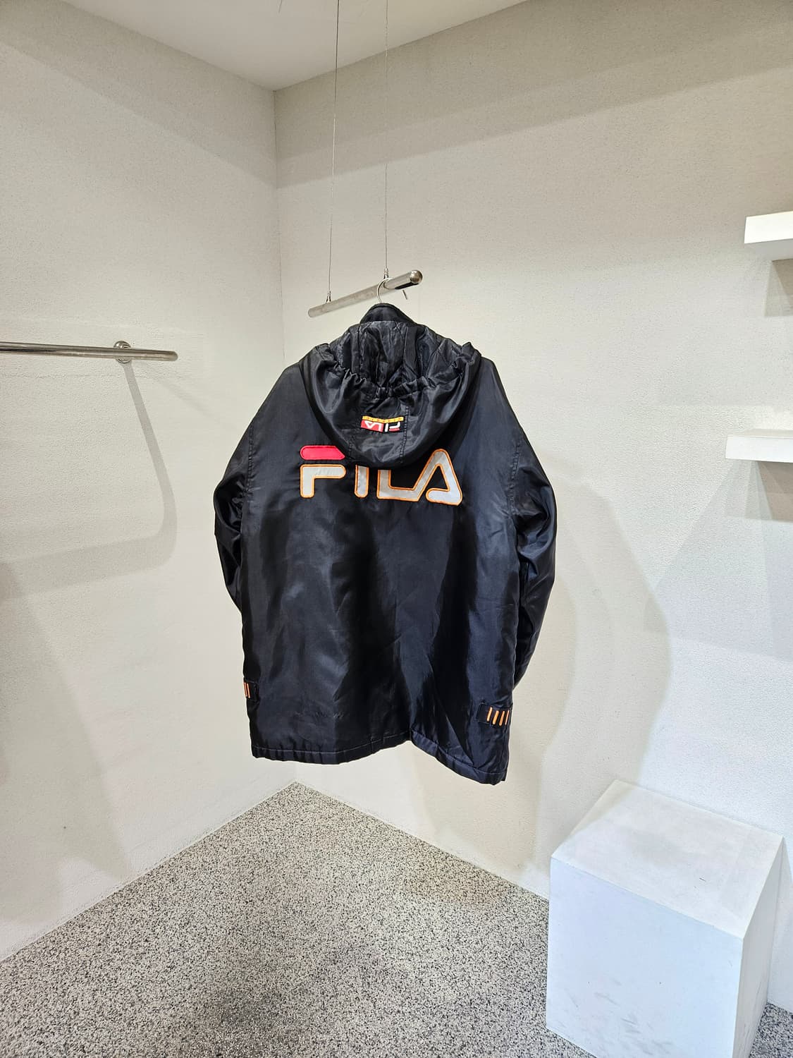 휠라 올드스쿨 바람막이 자켓 상품이미지2