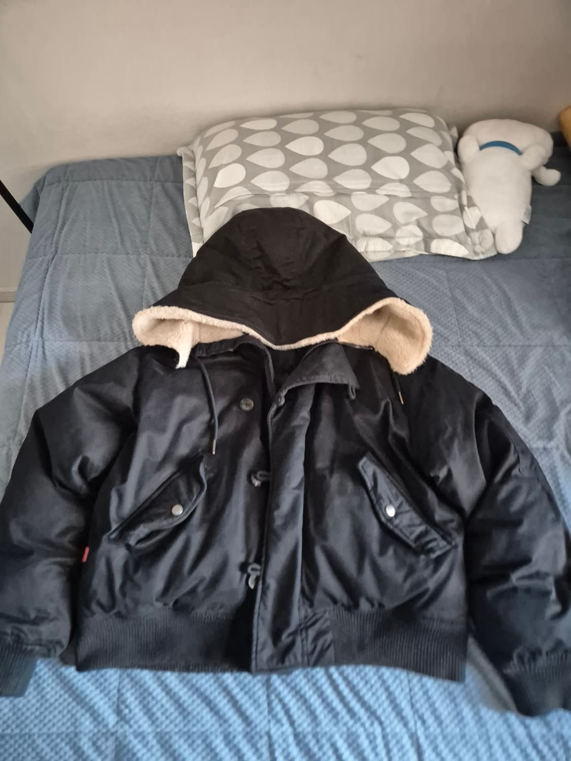 꼬모니노즈 HOOD SHORT

PADDING JUMPER 상품이미지5