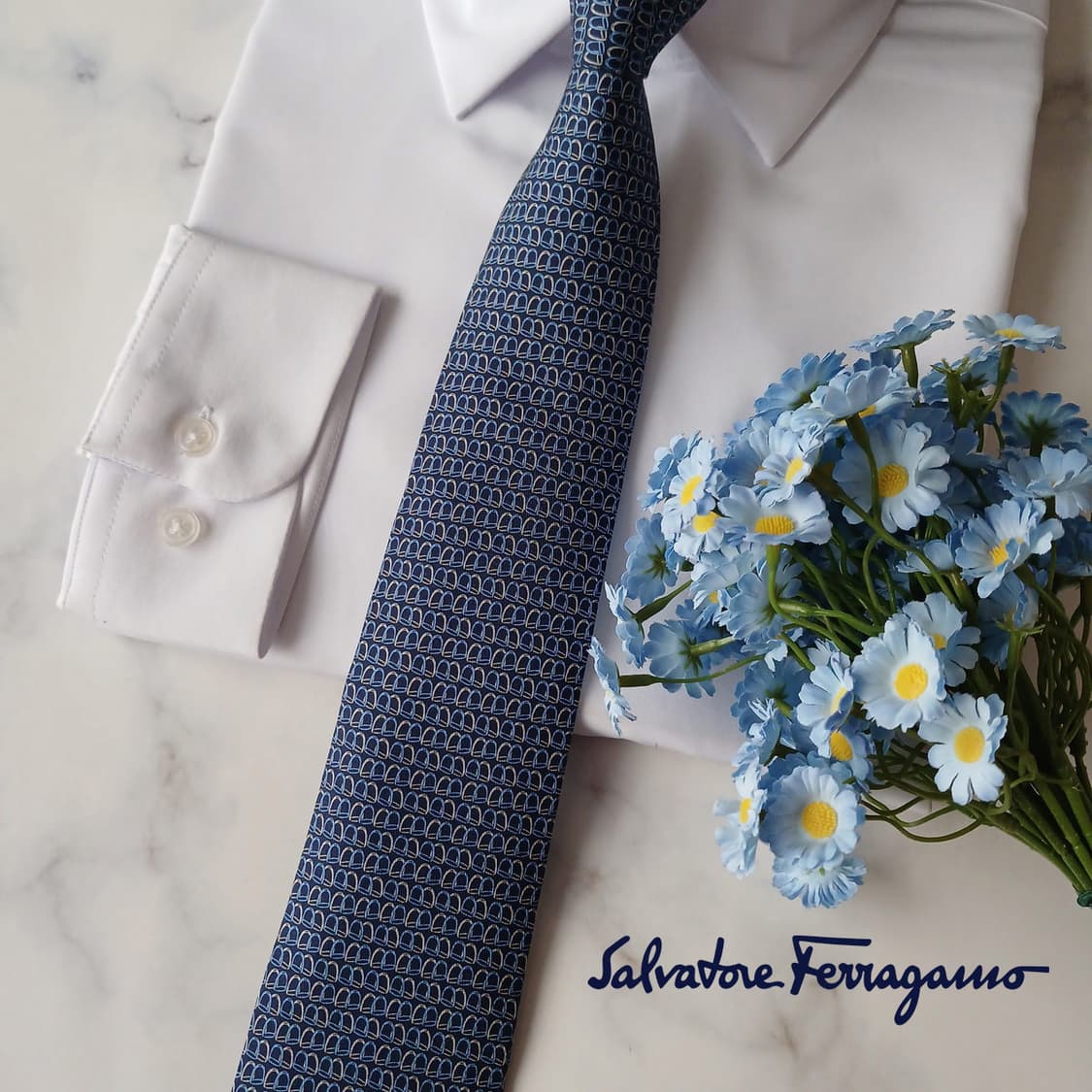 페라가모 실크 블루 간치니 패턴 넥타이 8cm A+등급 A19396
 상품이미지2
