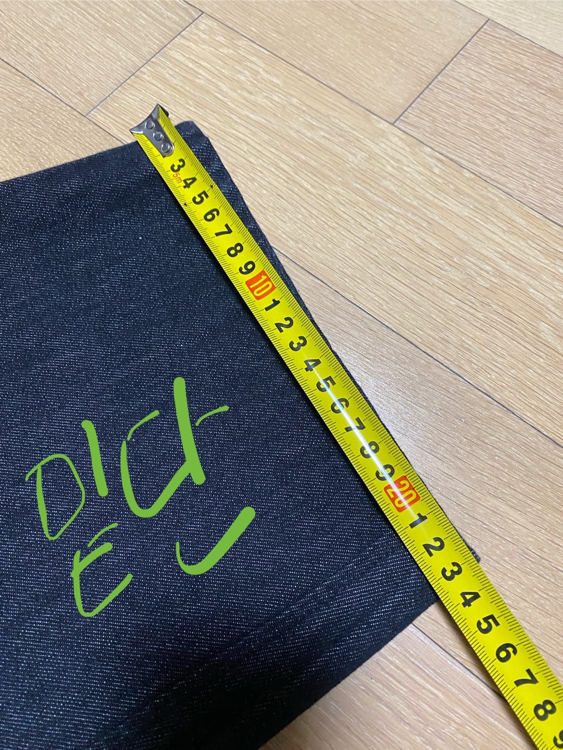 유니클로 와이드 테이퍼드진 XL 데님 흑 청바지 단종제품 상품이미지5