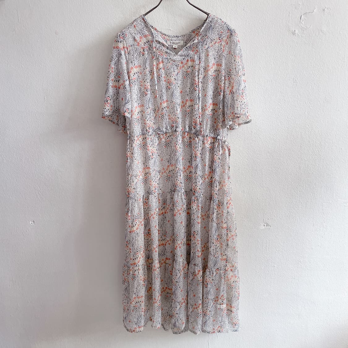 써스데이아일랜드 스모킹 변형 절개 소매 원피스 상품이미지8