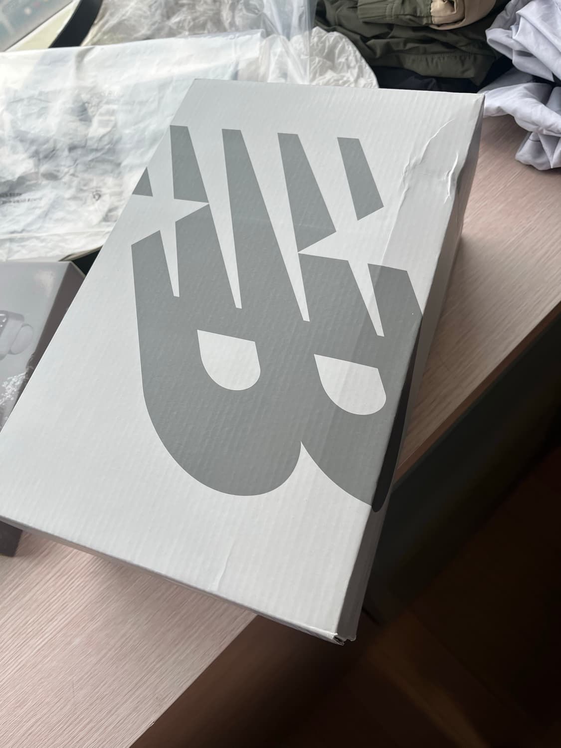 뉴발란스 992 그레이 255사이즈 새상품 팝니다 상품이미지8