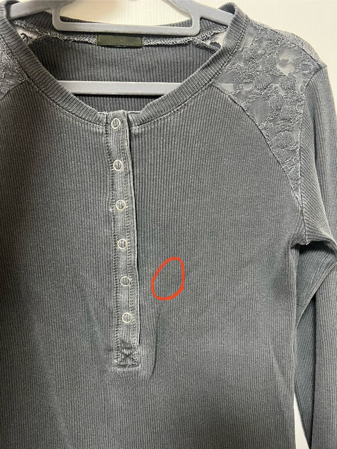 레이스 포인트 골지 버튼 티셔츠 상품이미지5