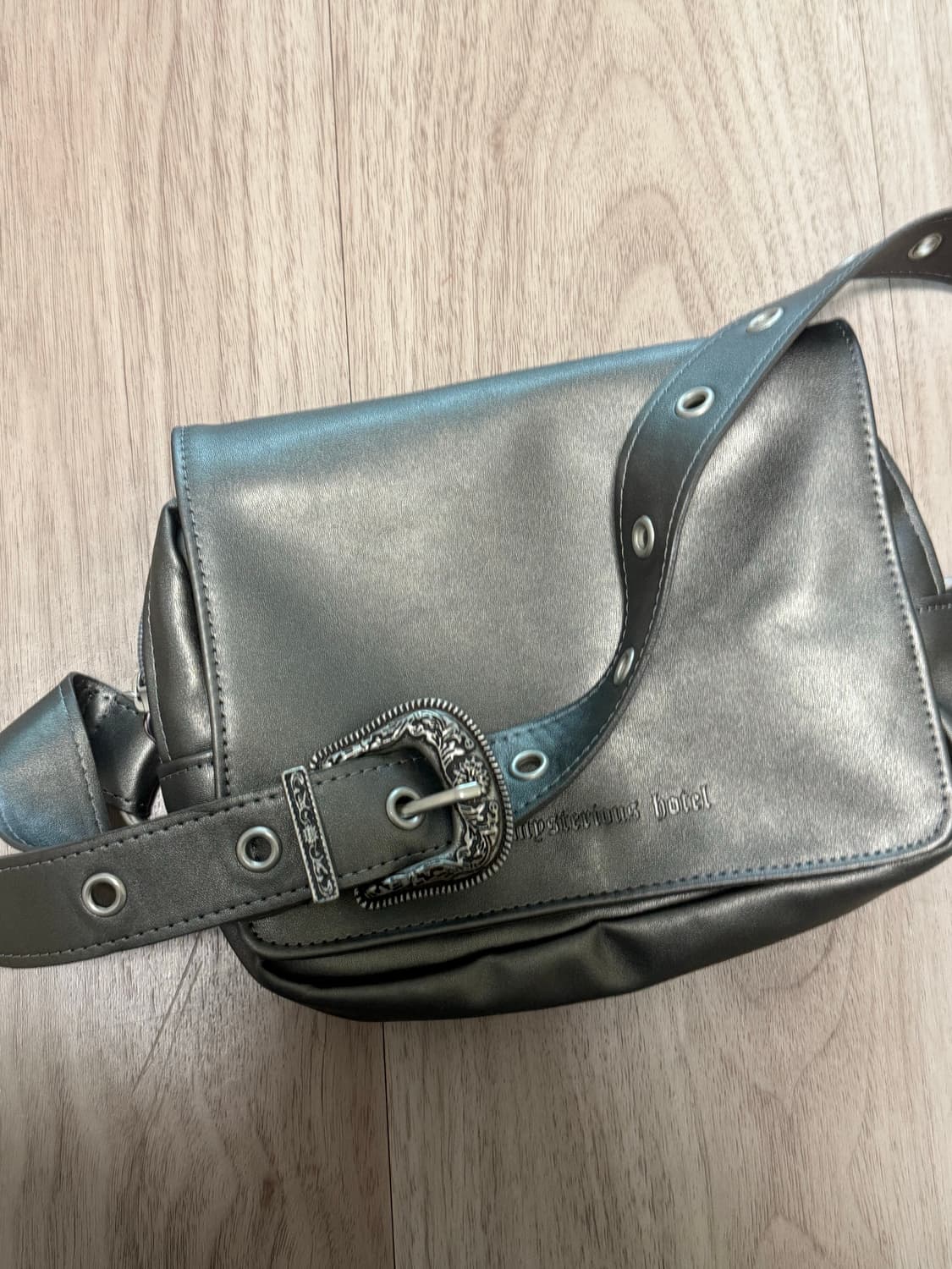 미스테리어스호텔 벨트백 상품이미지2