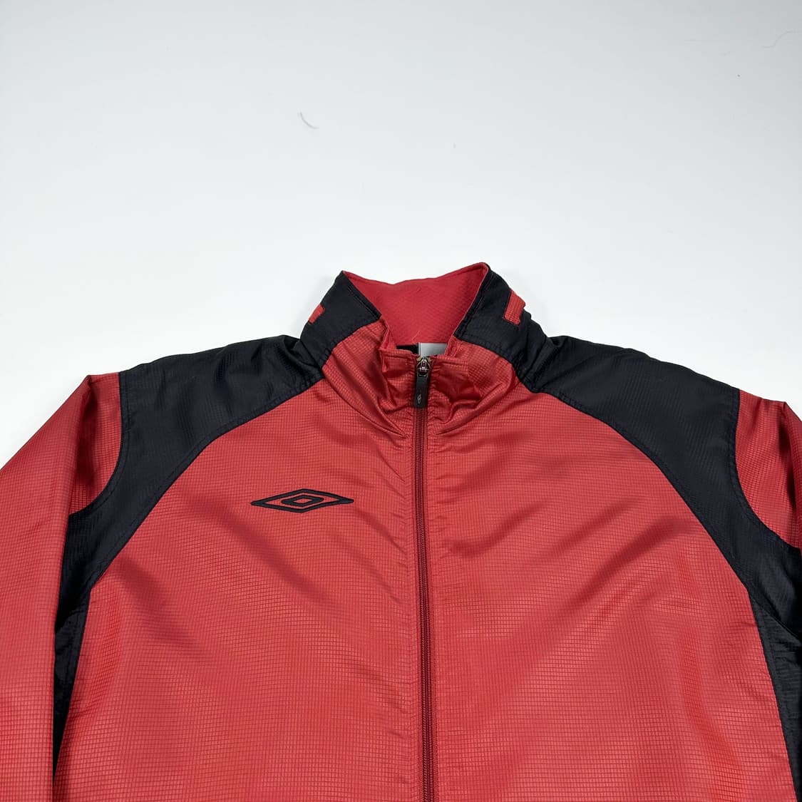 엄브로 자수로고 오버핏 바람막이 버건디 레드 L 상품이미지2