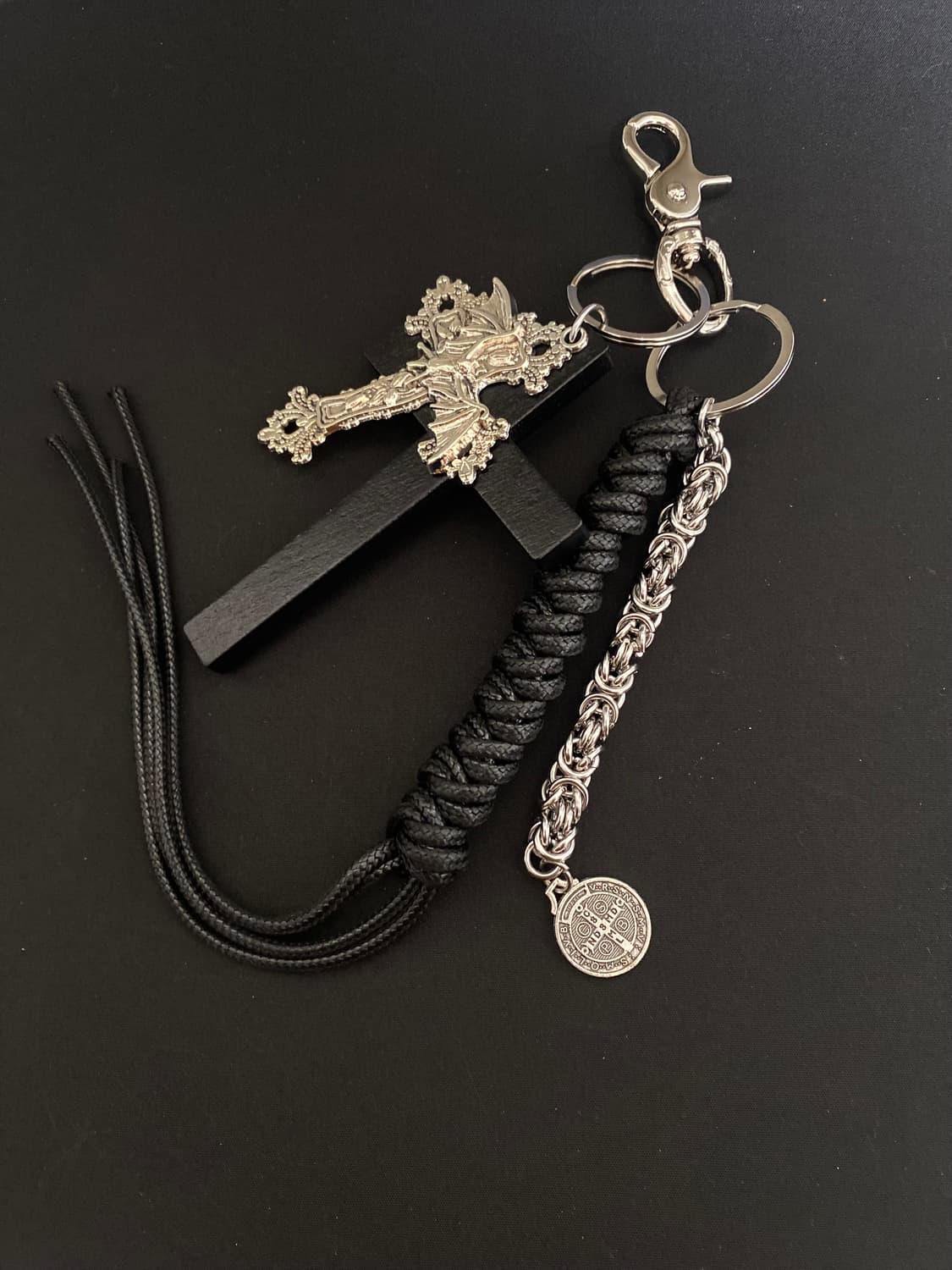 고딕 블랙 크로스 롱 태슬 키링 상품이미지3