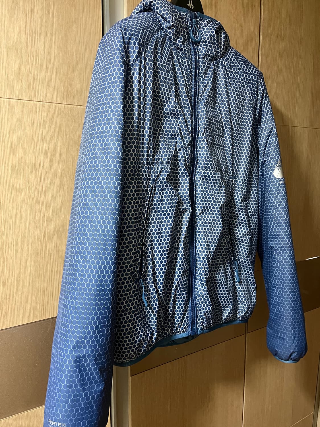 팔라스 헥사곤 퍼텍스 자켓 블루 S 팝니다 상품이미지5