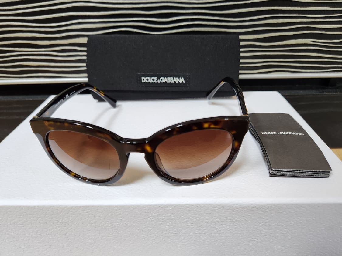 Dolce & Gabbana 돌체앤가바나 DG 4249F 선글라스 상품이미지1