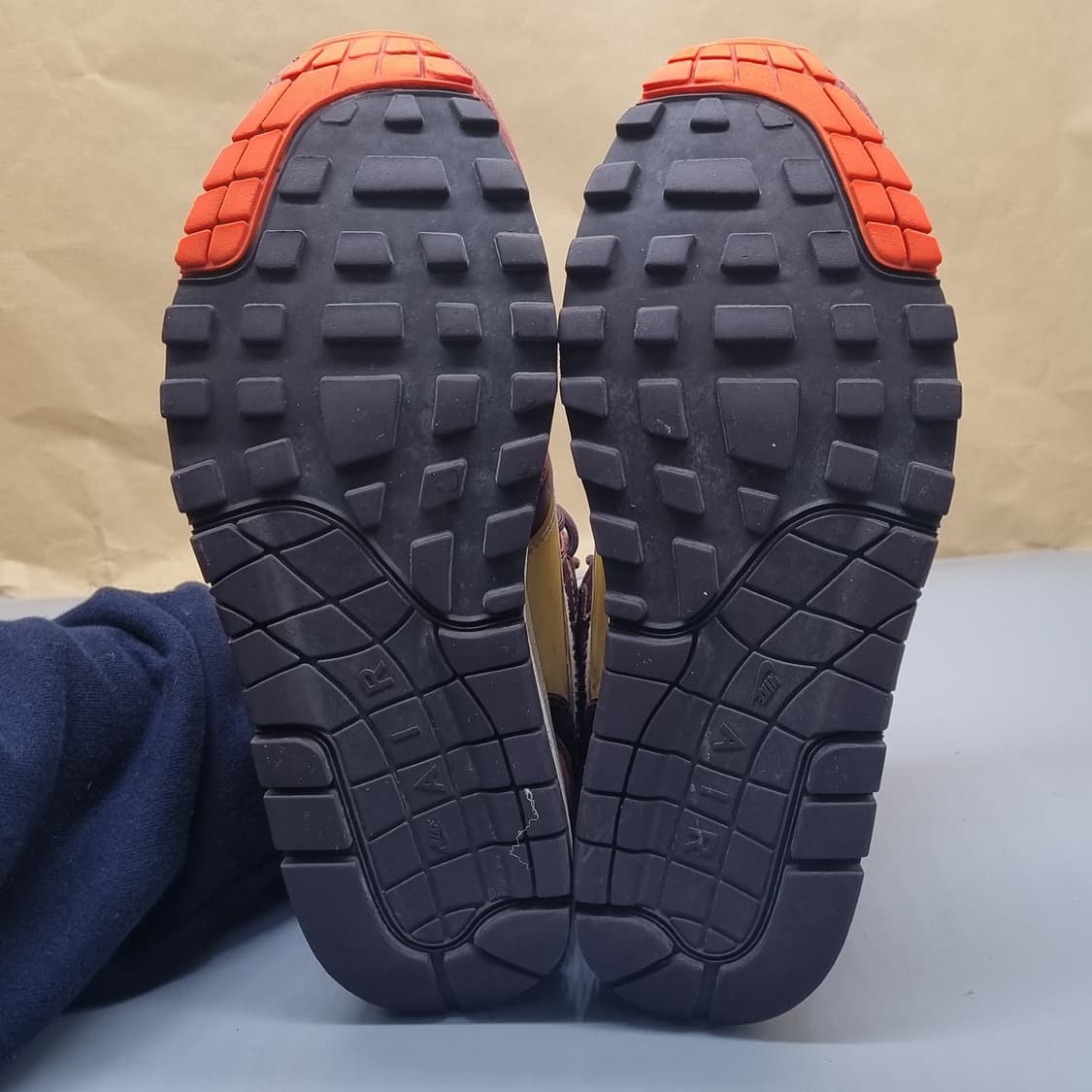 나이키 에어맥스1 미드245 상품이미지3