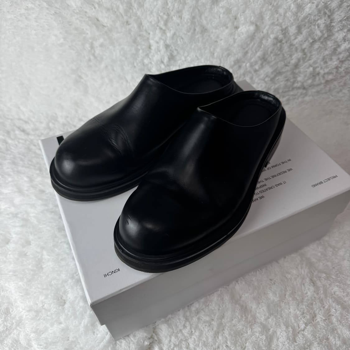 러프넥 무다 블로퍼 뮬 블랙 수제화 상품이미지7