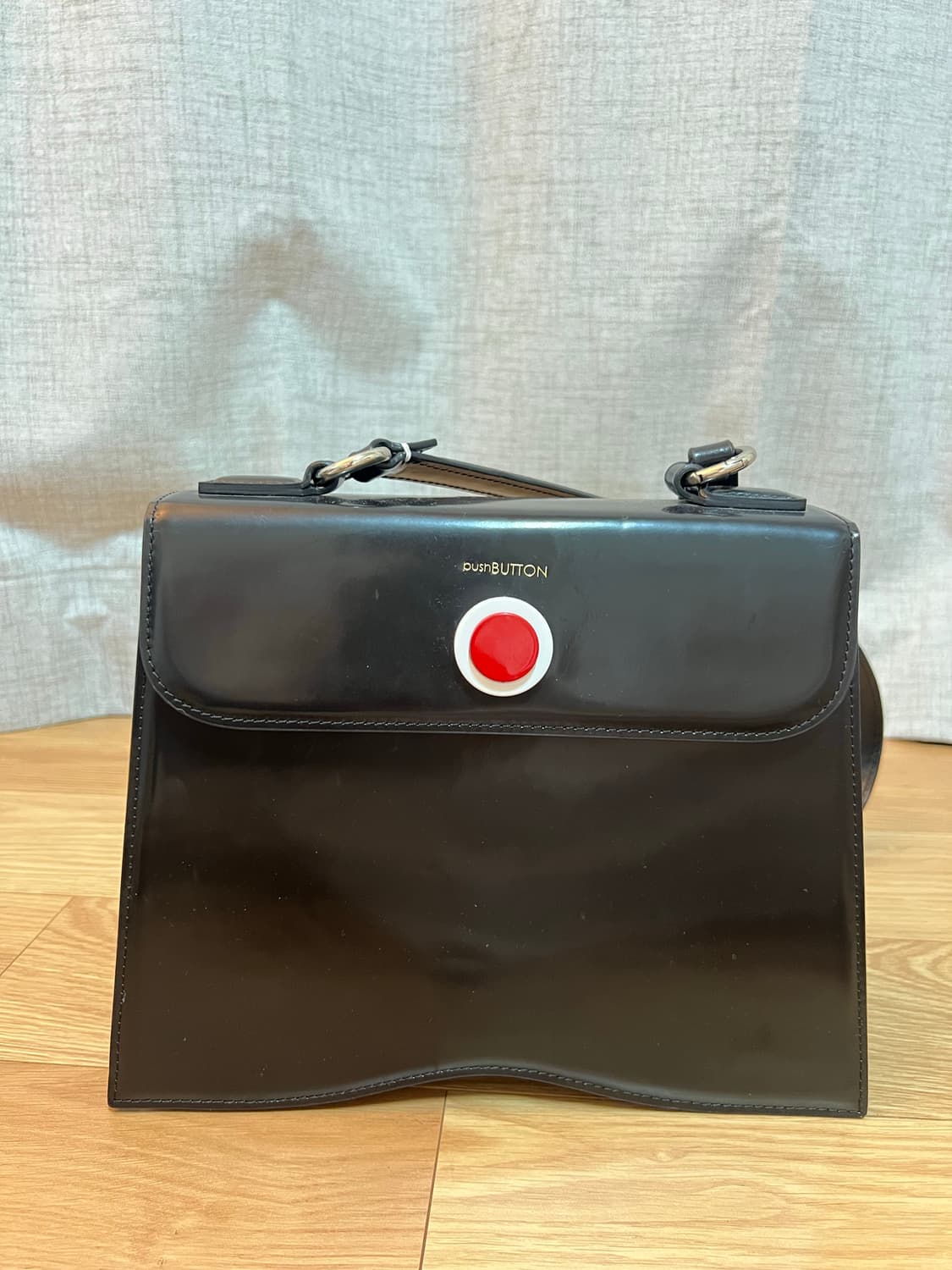 푸시버튼 컬렉션 숄더백 상품이미지2