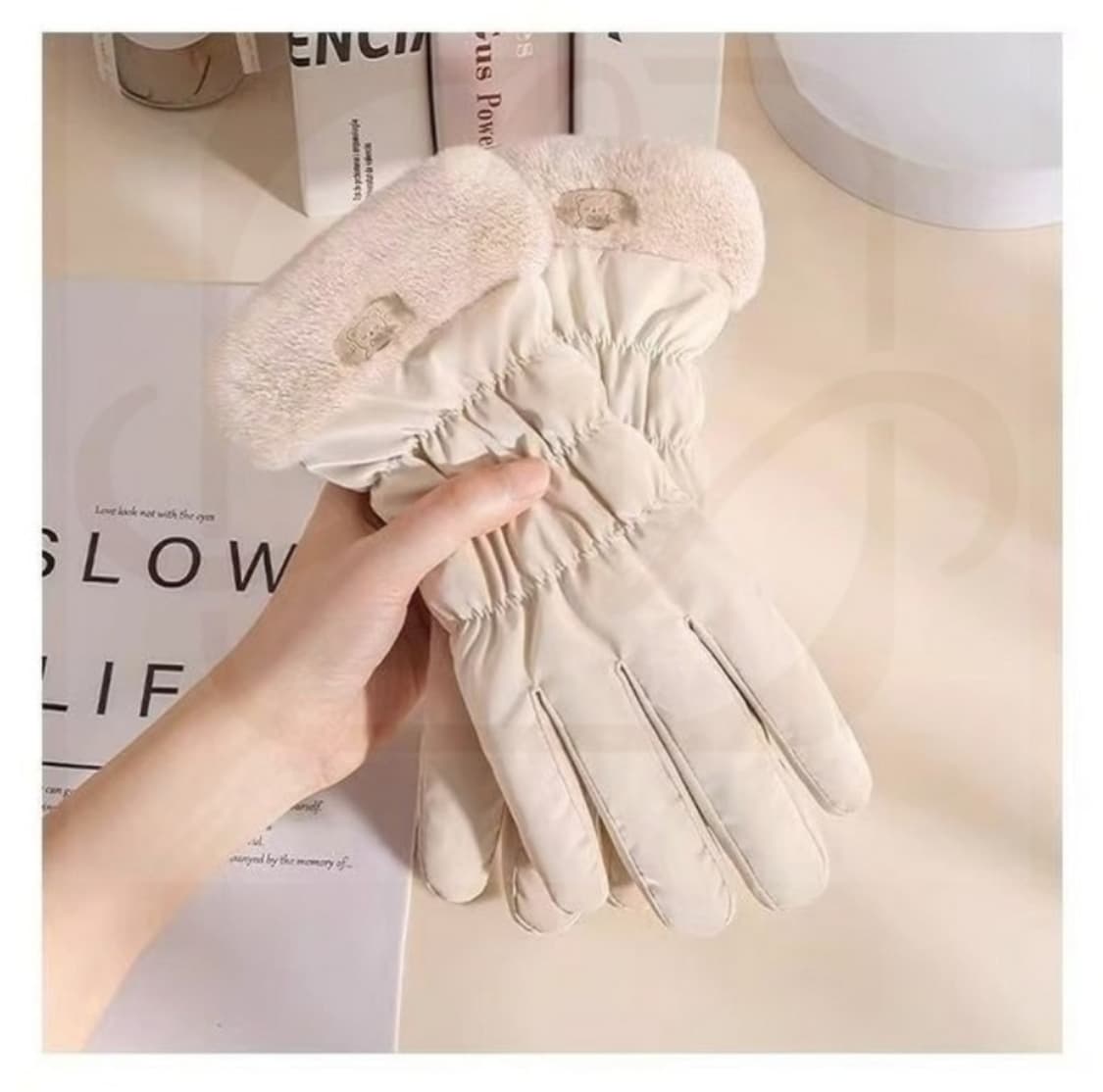 스마트폰 터치 패딩 방수 장갑(라이트베이지) 상품이미지2