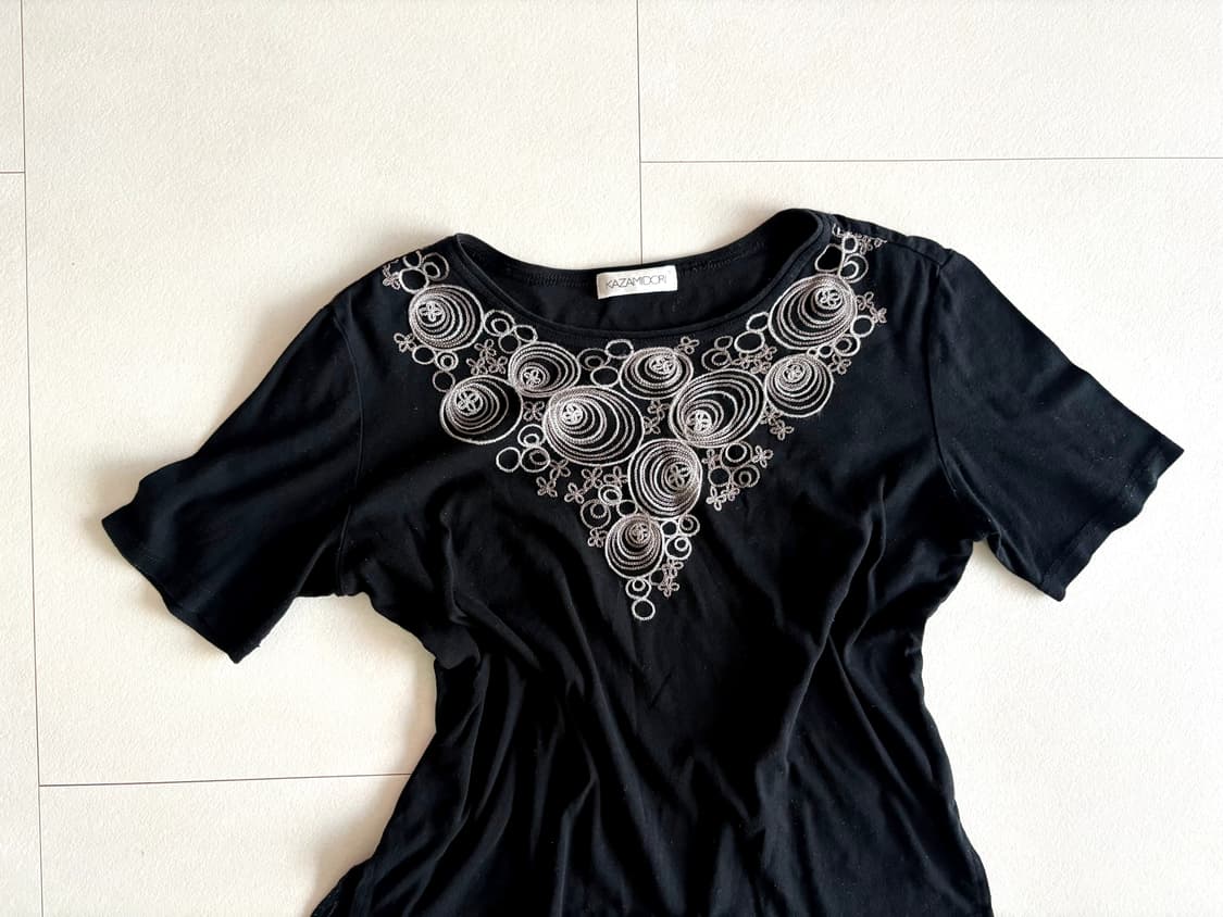 circle embroidery black top 상품이미지2