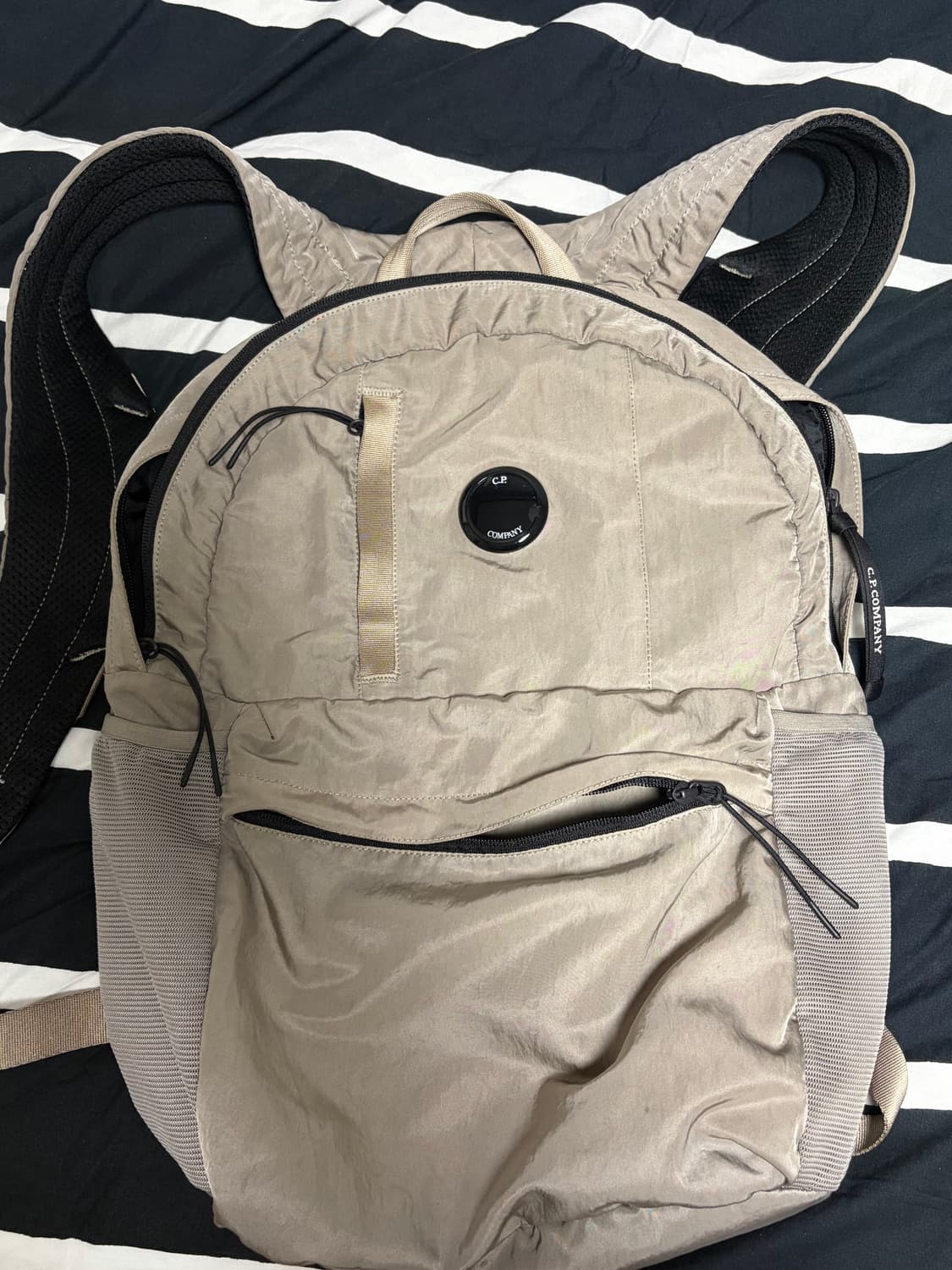 C.P. Company nylon B lens back pack 상품이미지2