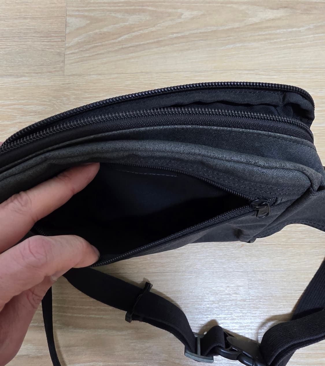 PORTER 블랙 가죽x캔버스 힙색 상품이미지6