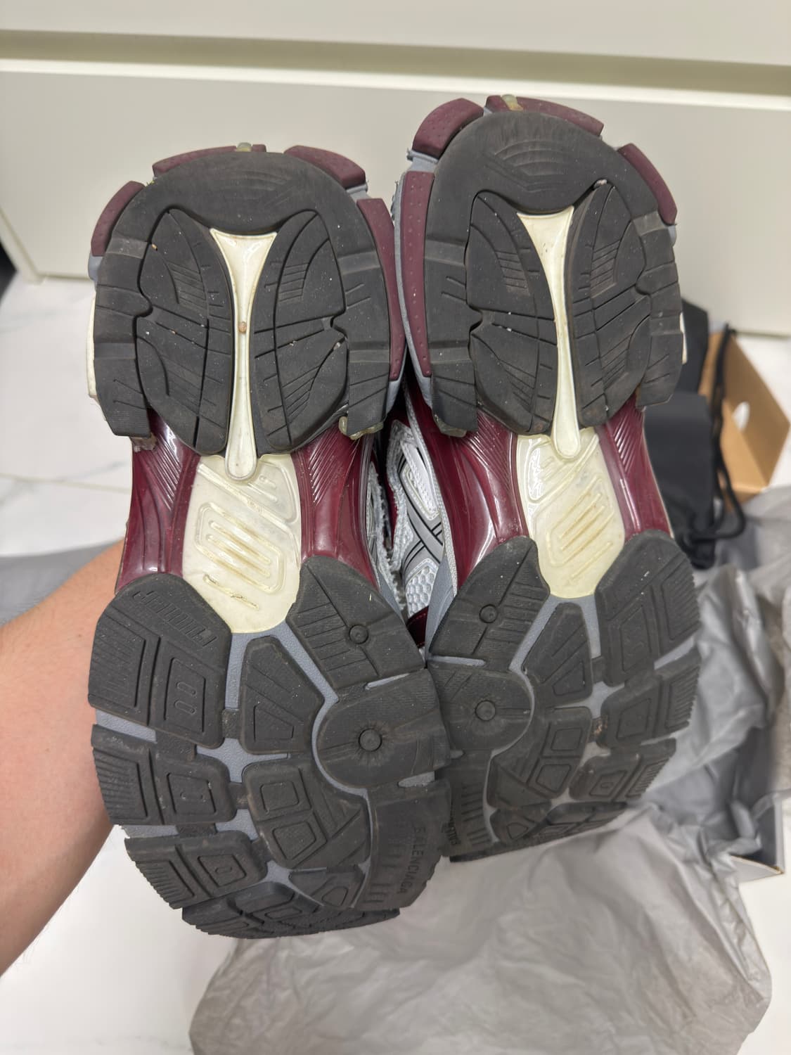 발렌시아가 뉴러너 42사이즈 상품이미지3