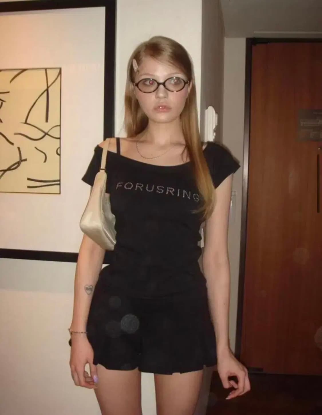 포어링 쥬얼  로고티 블랙 상품이미지1