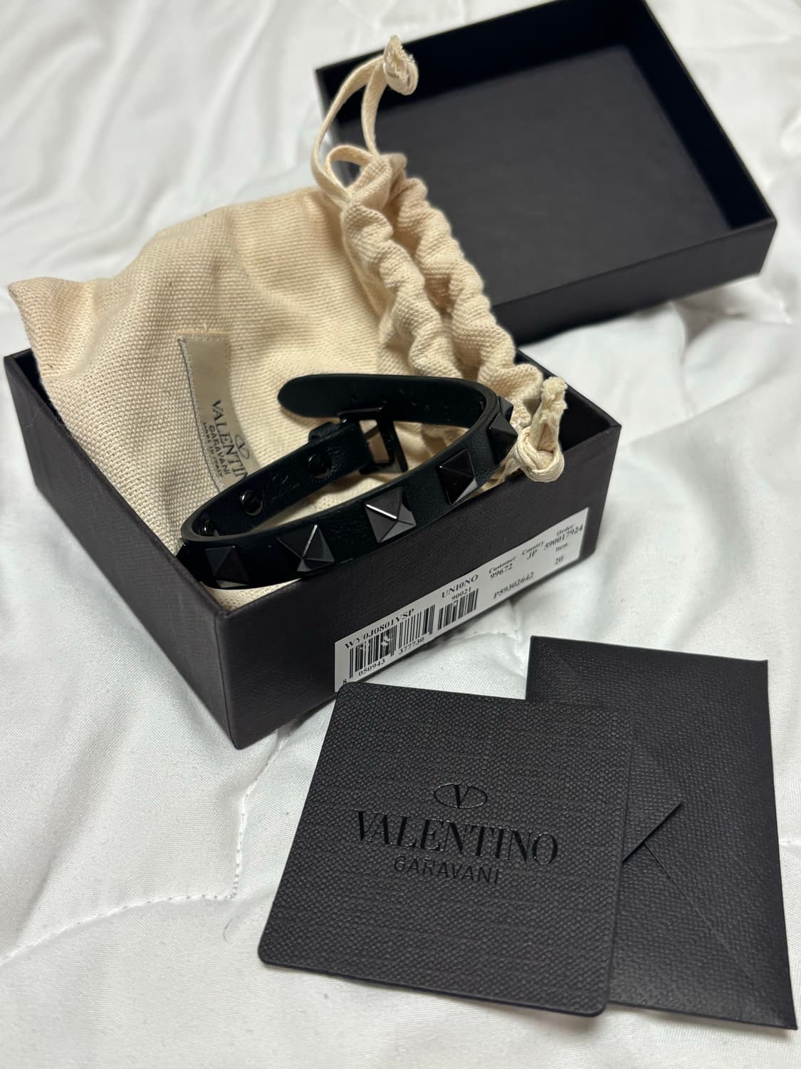 발렌티노 블랙 락스터드 팔찌 상품이미지1