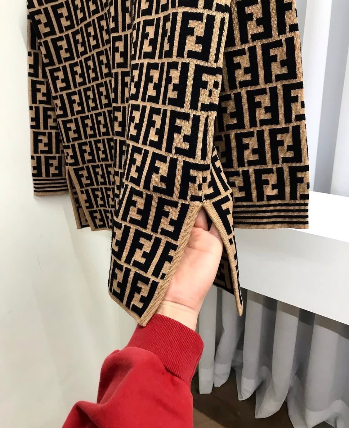 펜디 울 주카 니트 상품이미지4