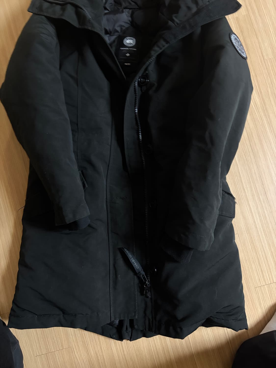 캐나다구스 블랙 패딩 상품이미지2