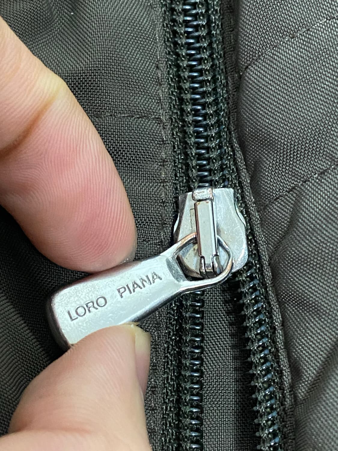 로로피아나 아이서 다크브라운 XXL 상품이미지4