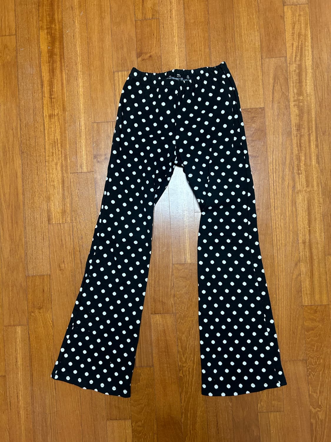 도트 패턴 부츠컷 밴딩 팬츠 상품이미지1