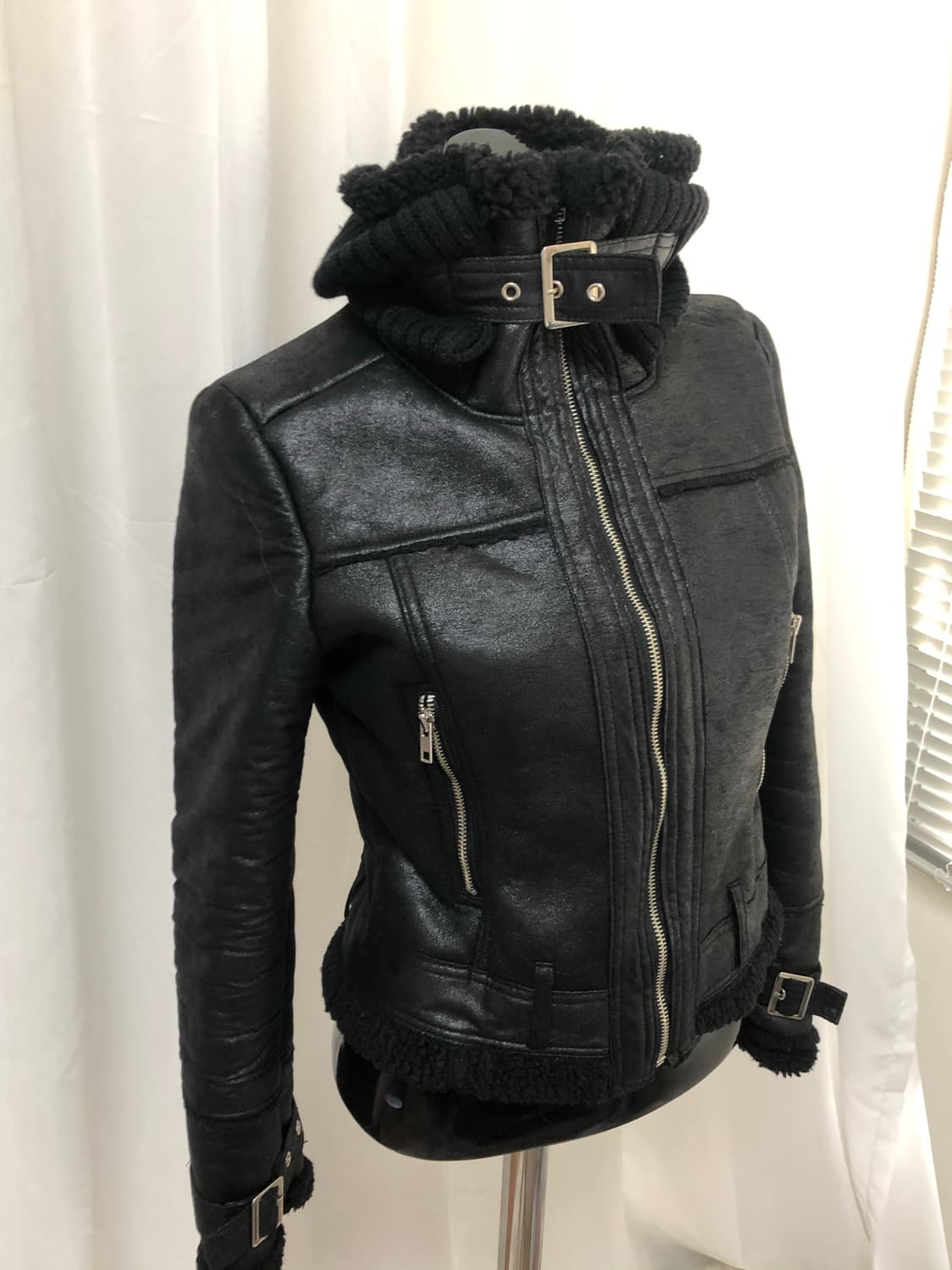 버클 하이넥 가죽자켓 상품이미지3