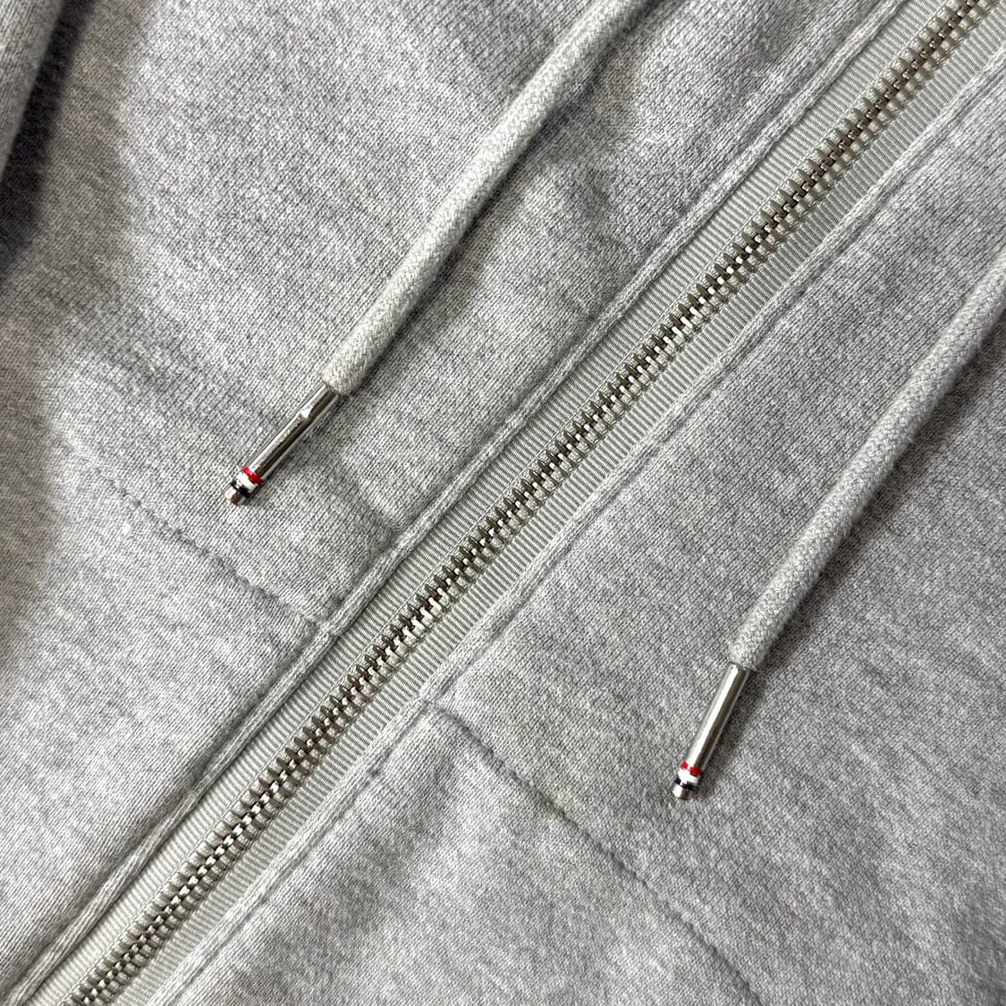 [3/당일출고]톰브라운 사선완장 후드집업 상품이미지4