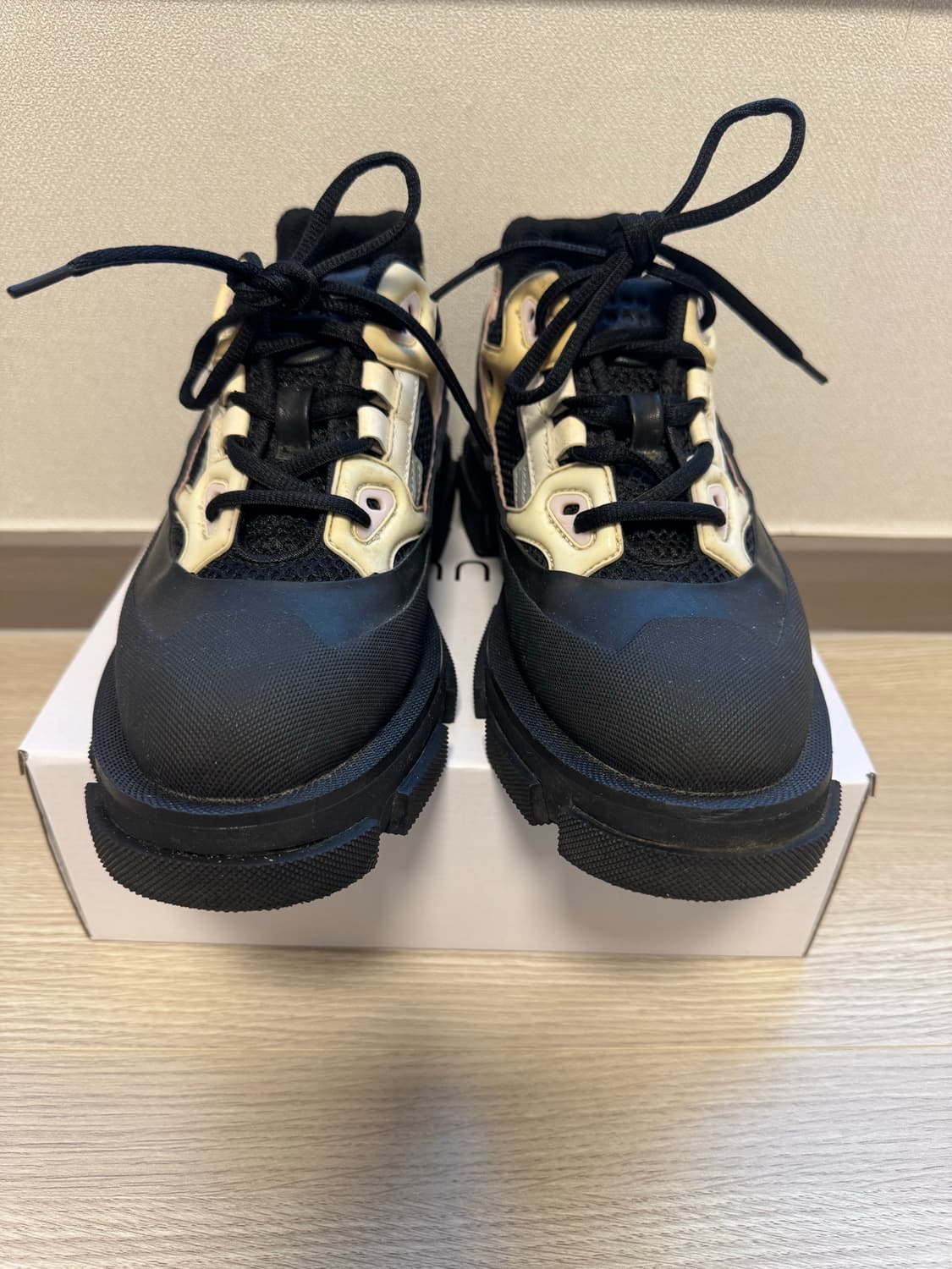 both(보스) 가오 러너 스니커즈 38 사이즈 판매합니다 상품이미지2