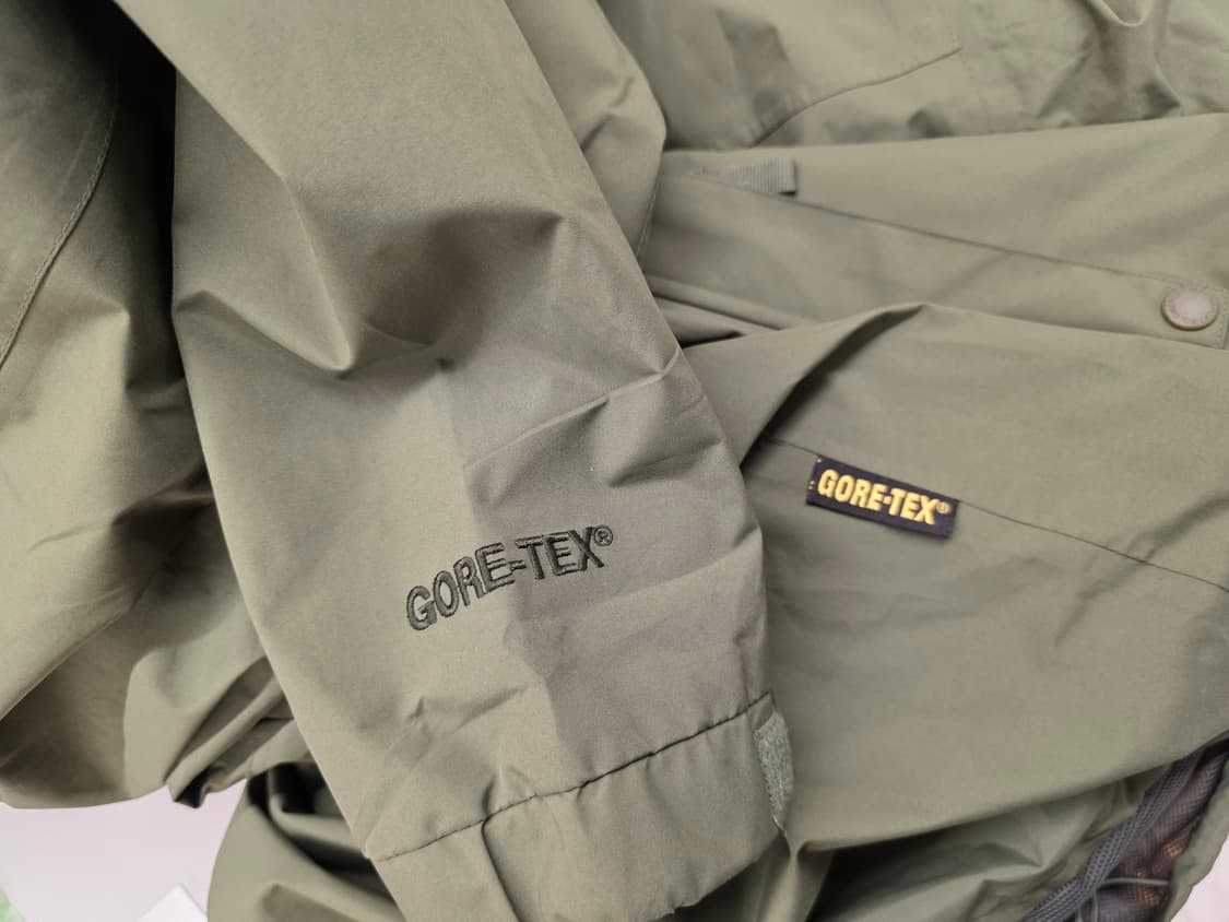 코오롱스포츠 남자 고어택스 바람막이자켓.
싸이즈 115. 
 상품이미지6