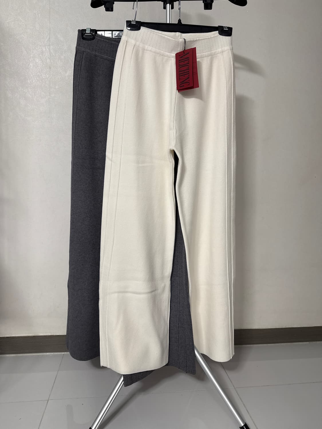 미착용 니트팬츠 두께감 있음 상품이미지1