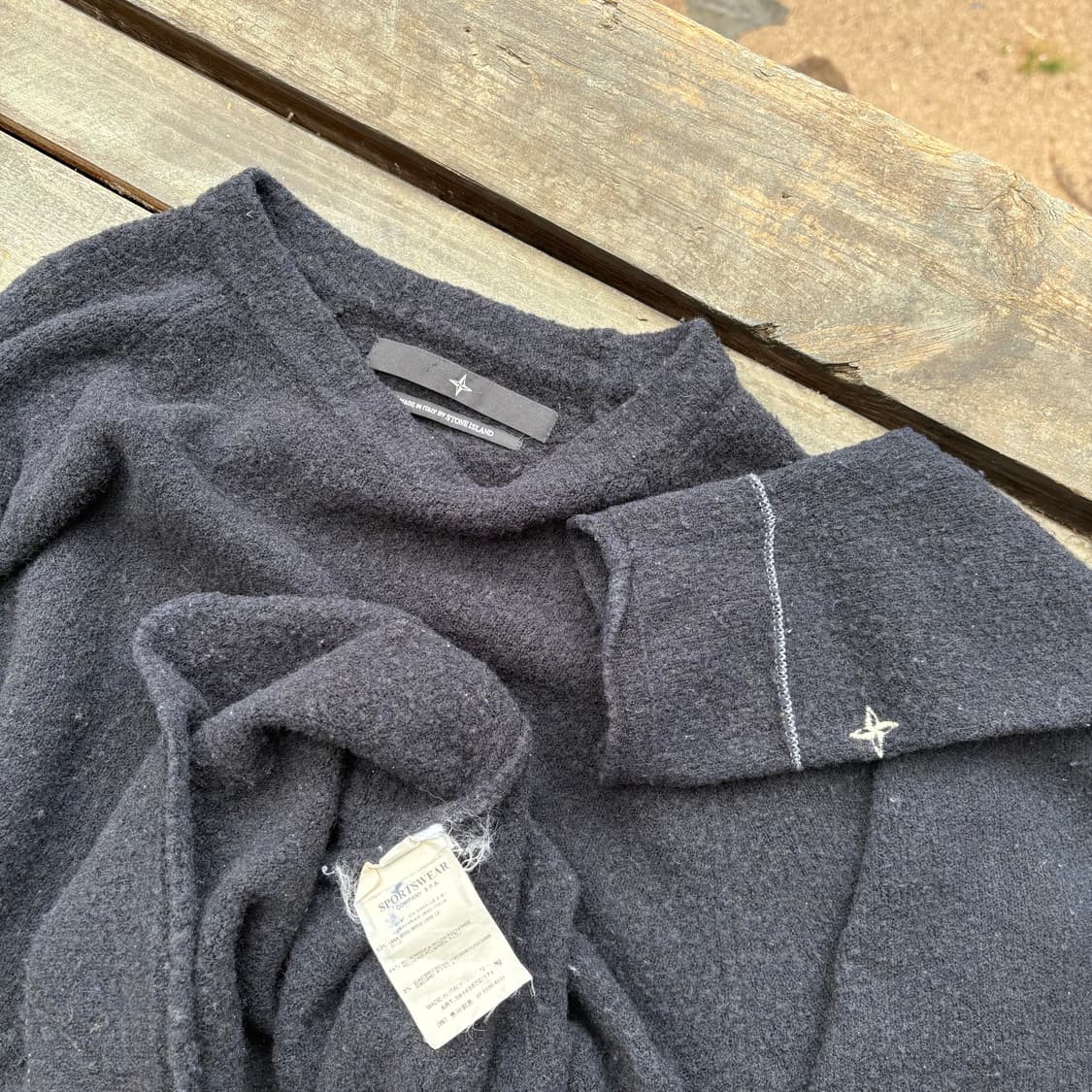 스톤아일랜드 로우컷 헤어리 자수 스웨터 상품이미지10