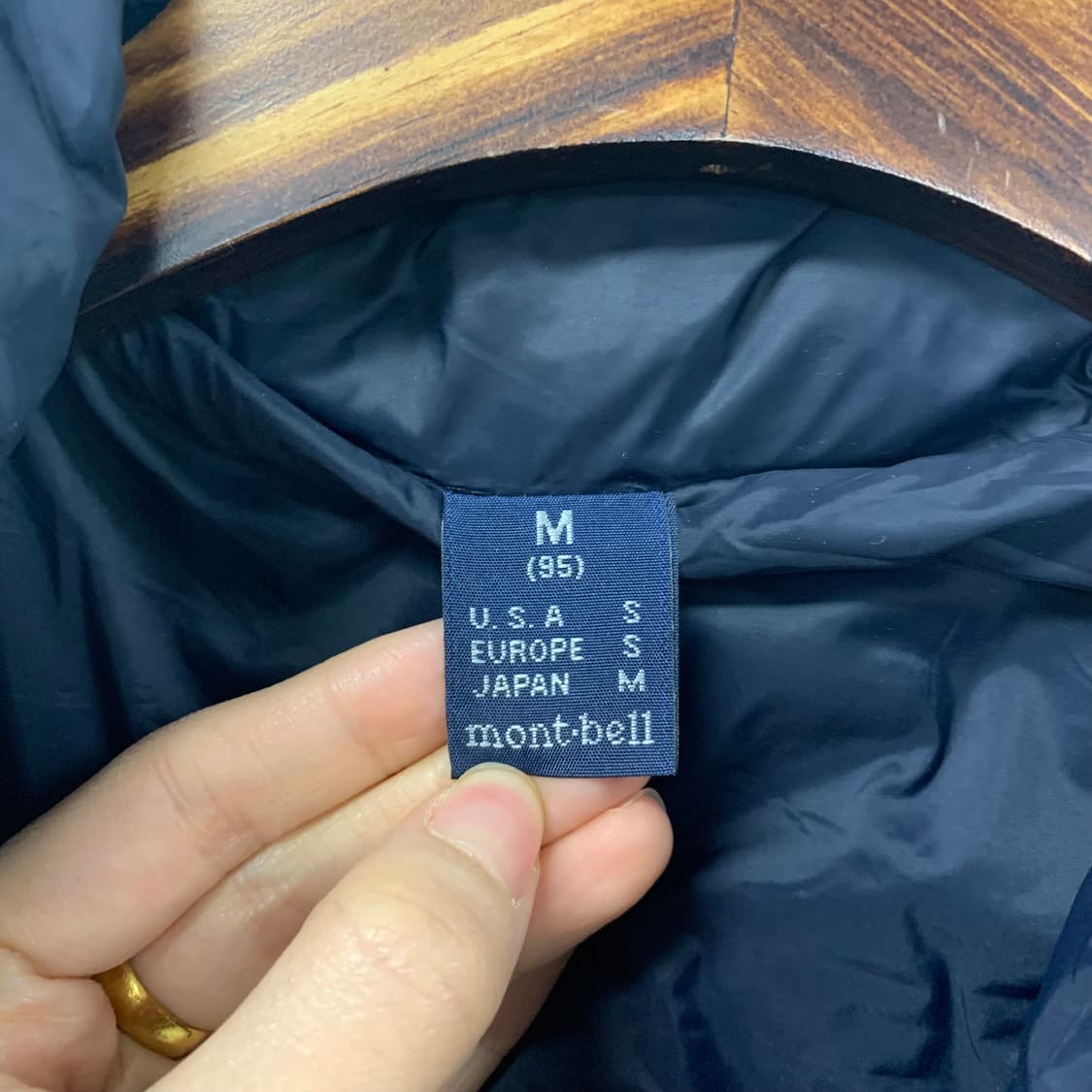 몽벨 네이비 윈드 경량 패딩 상품이미지7