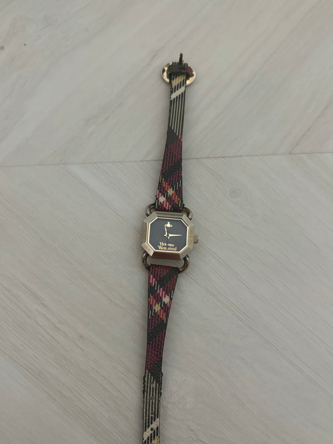 비비안웨스트우드 가죽 시계 상품이미지5