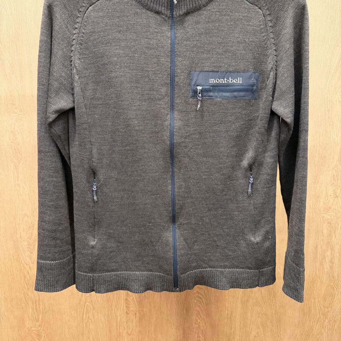 몽벨 하이넥 니트 풀집업 자켓 블루 배색 리브 지퍼 포켓 디테일 브라운 상품이미지5