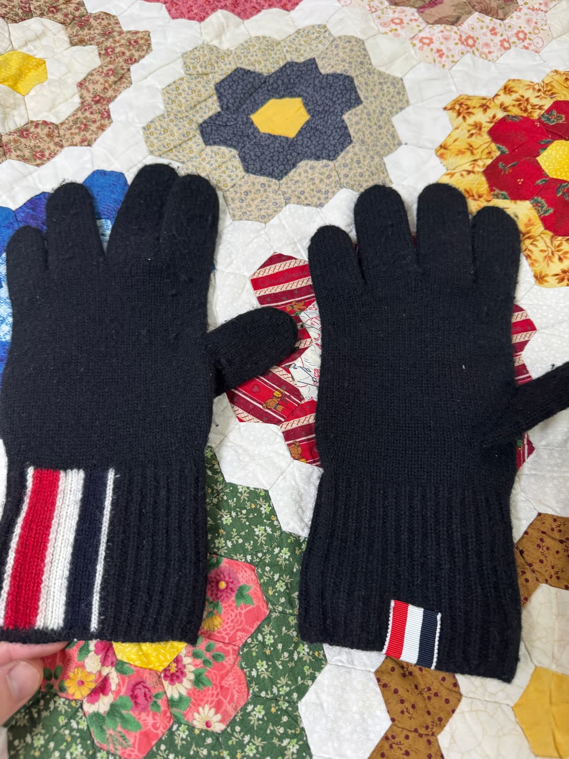 톰브라운 울장갑 정품 상품이미지2