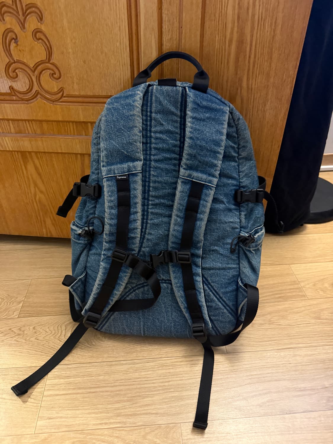 슈프림 데님 백팩 워시드 인디고 - 25FW 상품이미지4