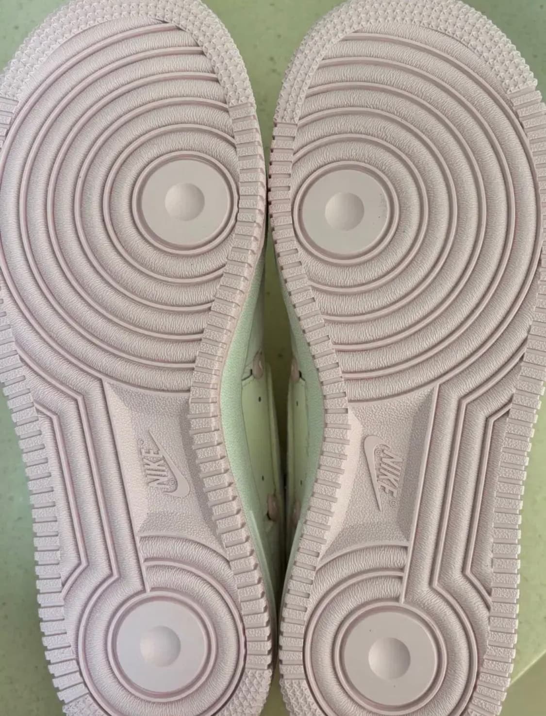 W 나이키 에어포스 1 로우 밸런타인데이 세일 핑크 폼 2025 발렌타인 상품이미지7