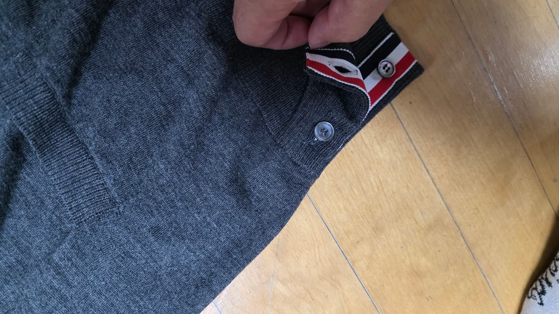 [3,새상품급]톰브라운 메리노울 가디건 다크그레이 상품이미지8